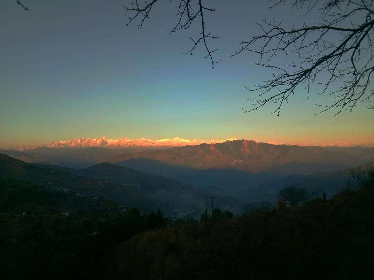 In Apple Estate Kanatal - Himalayan View Resort With Courteous Staff Buitenkant foto